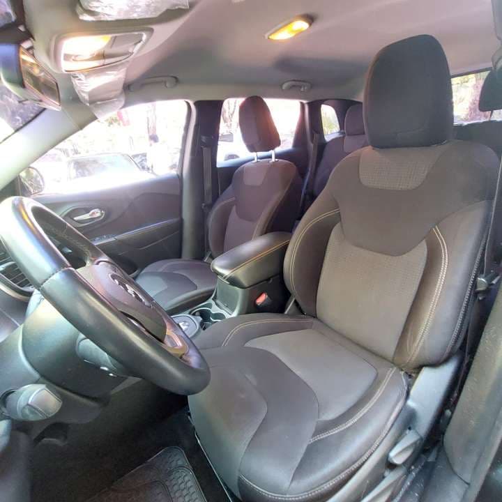 Jeep CHEROKEE LONGITUDE 2015