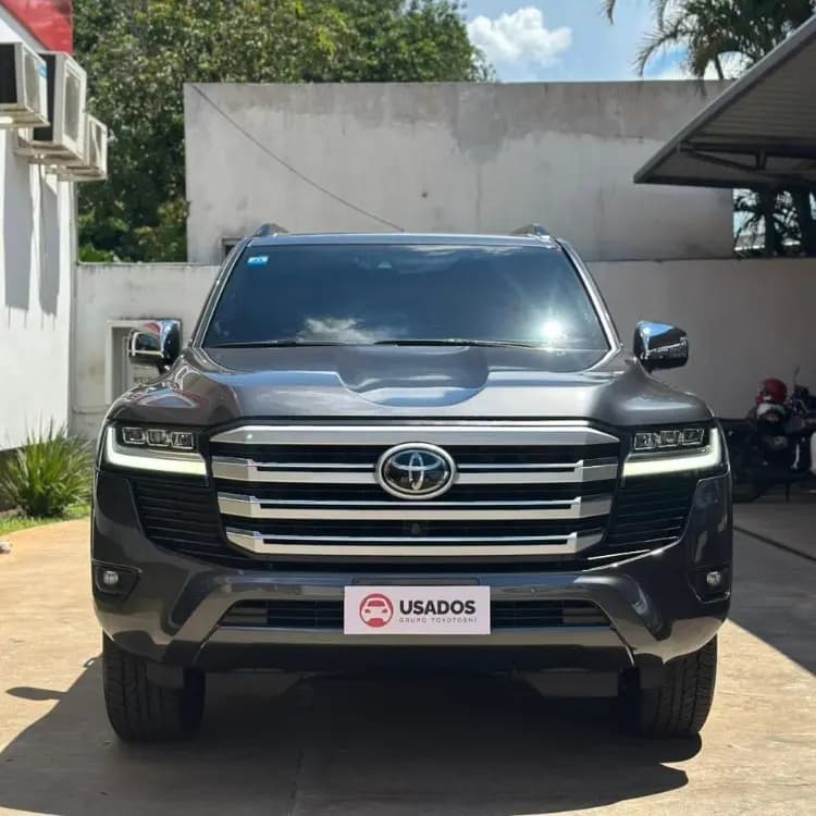 Toyota Land Cruiser 300 VX 2025
